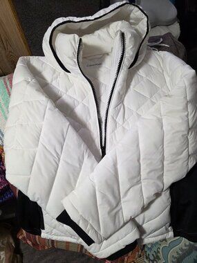 XXL Women's White Calvin Klein hooded puffer jacket with diamond quilting